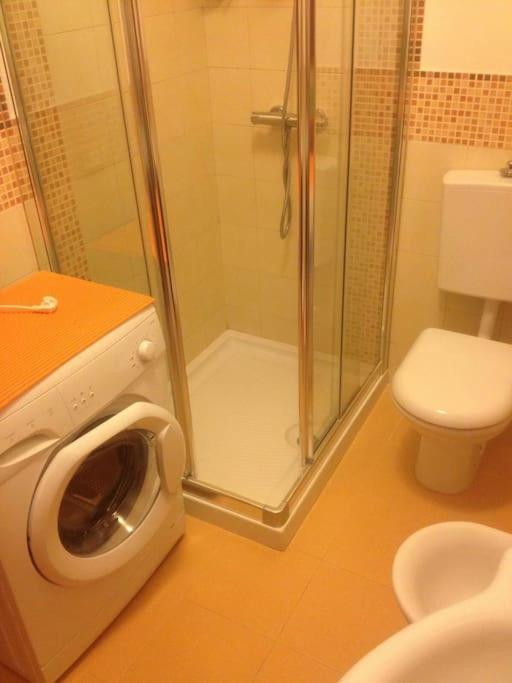 Comodo Appartamento A Pochi Metri Dal Mare 比比翁 外观 照片